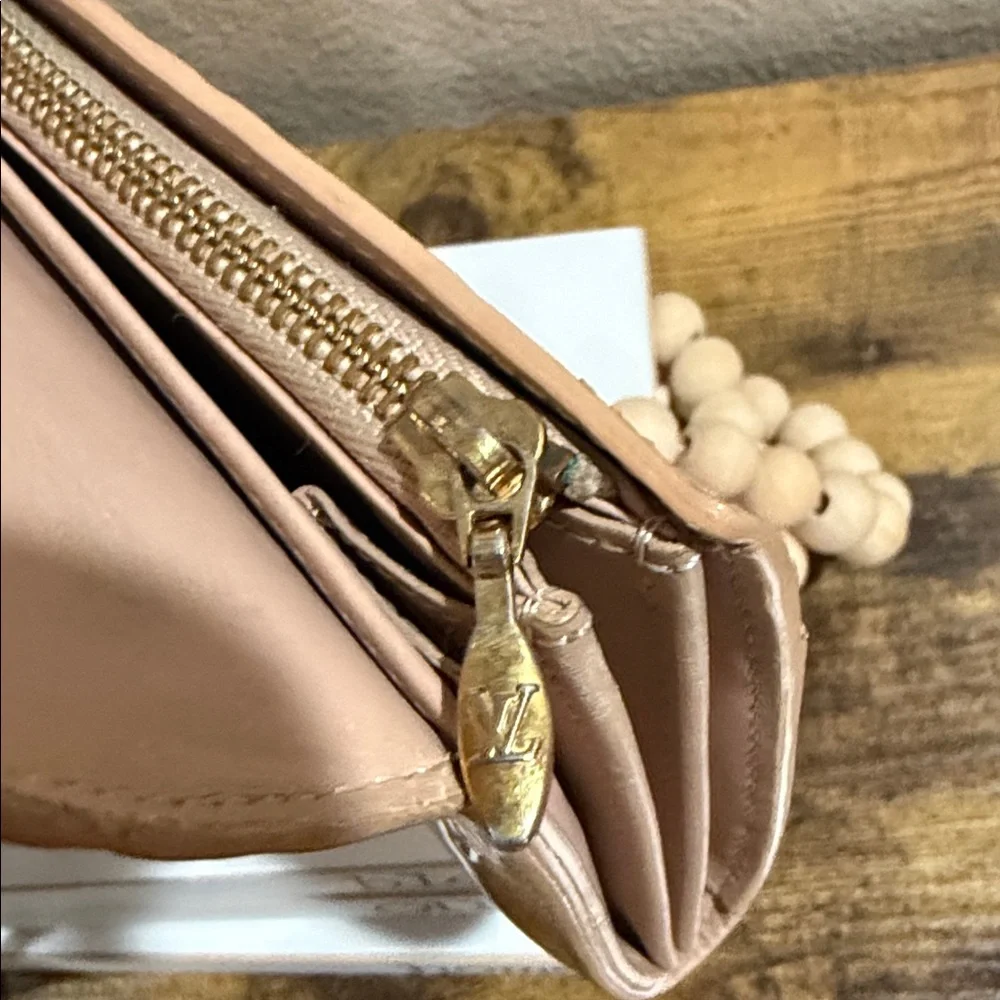 Louis Vuitton Nude Patent Monogram Continental Wallet - Picture 10 of 11